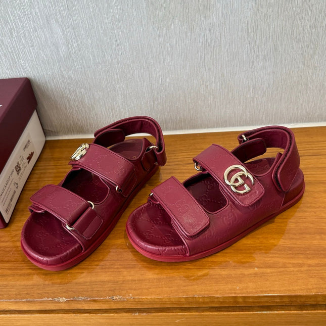GG SANDALS S25 IN RED LAMBSKIN EMBOSSED LOGO WITH GOLD HARDWARE