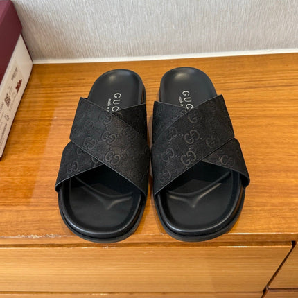 GG SLIDES X-STRAP IN BLACK SUEDE WITH EMBOSSED LOGO