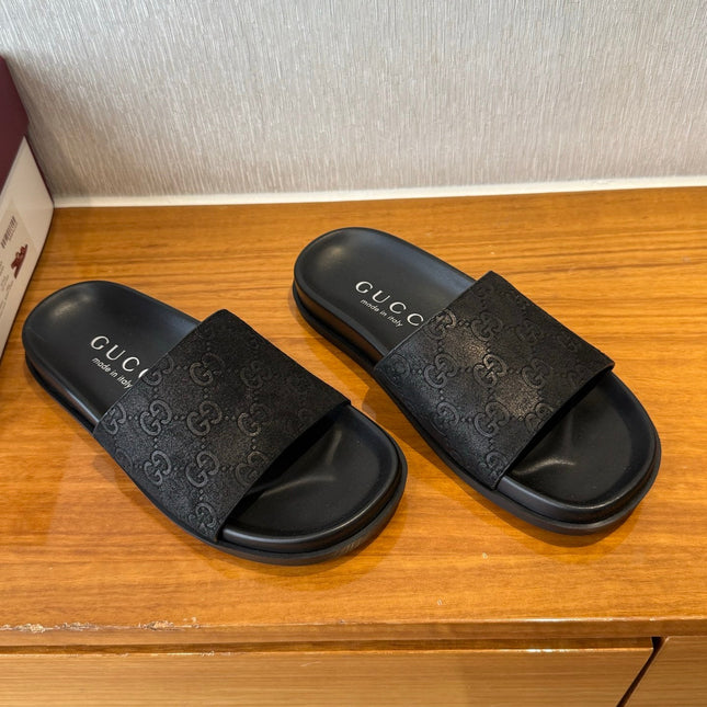 GG SLIDES IN BLACK SUEDE WITH EMBOSSED LOGO
