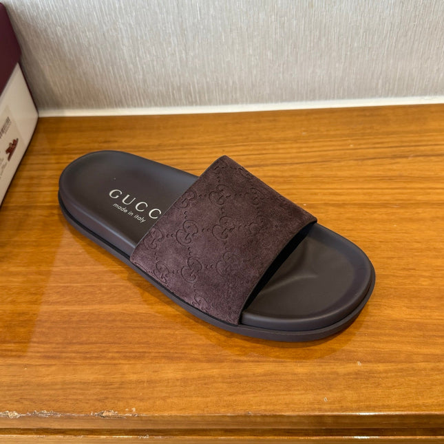 GG SLIDES IN DARK BROWN SUEDE WITH EMBOSSED LOGO