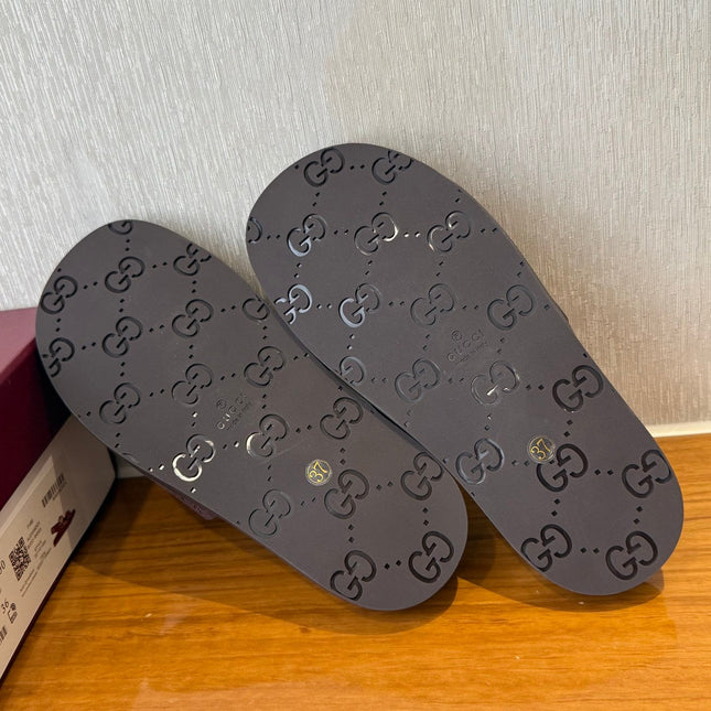 GG SLIDES IN DARK BROWN SUEDE WITH EMBOSSED LOGO