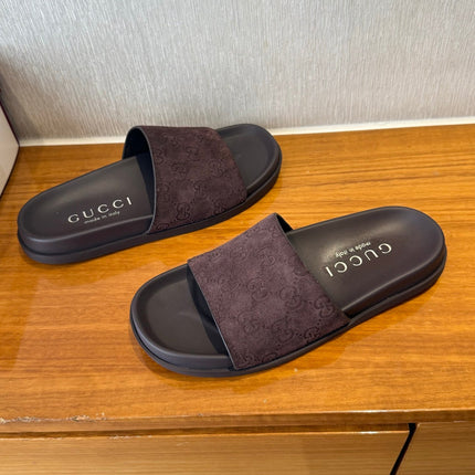 GG SLIDES IN DARK BROWN SUEDE WITH EMBOSSED LOGO