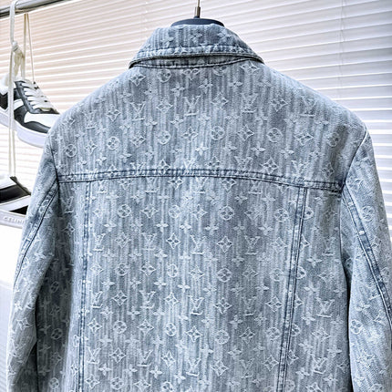 LV SHIRT JACKET IN WHITE BLUE MONOGRAM DENIM 239126