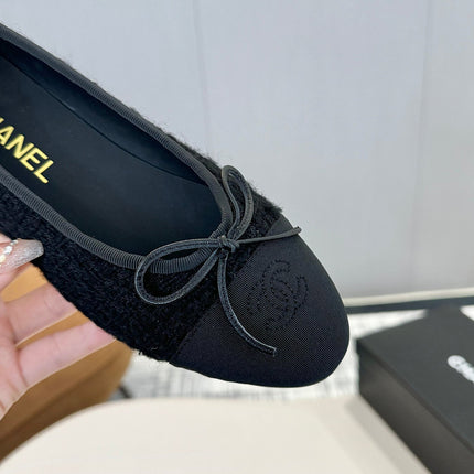 BALLET FLATS IN BLACK TWEED AND FABRIC