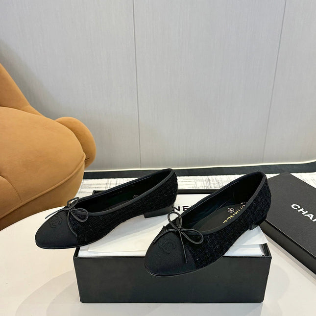 BALLET FLATS IN BLACK TWEED AND FABRIC