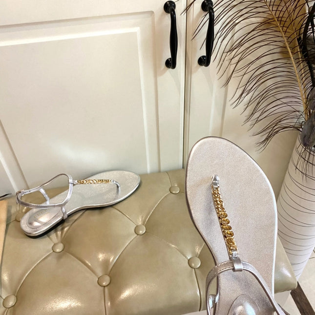 GG SIGNORINA THONG SANDALS IN SILVER SHEEPSKIN