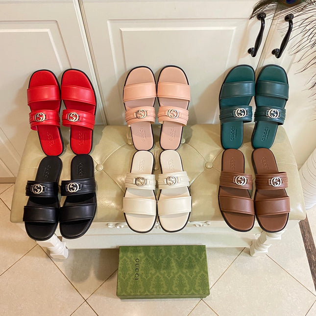 GG SANDAL WITH ROUND INTERLOCKING G IN WHITE CALFSKIN