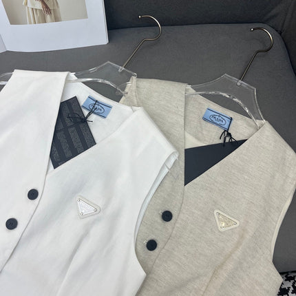 PRADA LINEN BLAZER AND SHORTS SET 243903