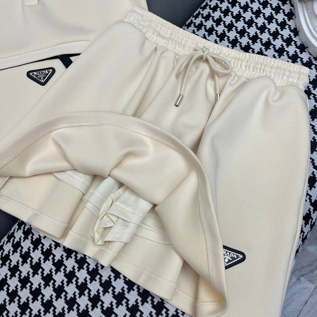 MATCHING SET WITH SLEEVELESS TOP AND SHORT SKIRT