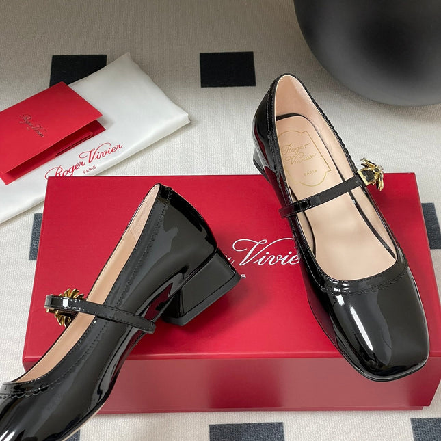 TRÈS VIVIER MARY JANE PUMPS IN BLACK PATENT CALFSKIN