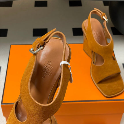 HM 25S KALYA WEDGE SANDAL 100 MM IN BROWN SUEDE
