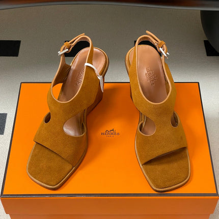 HM 25S KALYA WEDGE SANDAL 100 MM IN BROWN SUEDE