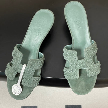 HM 25S ORAN HIGH‑HEEL SANDAL IN MUTED MINT GREEN SUEDE AND LAMBSKIN