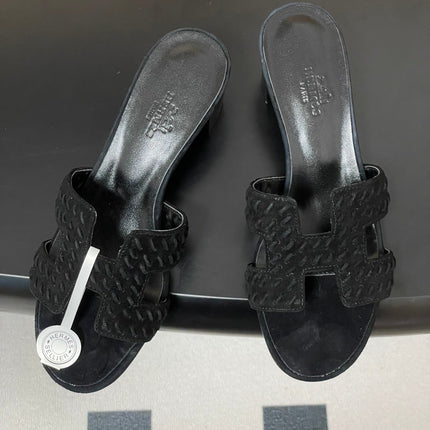 HM 25S ORAN HIGH‑HEEL SANDAL IN BLACK SUEDE AND LAMBSKIN