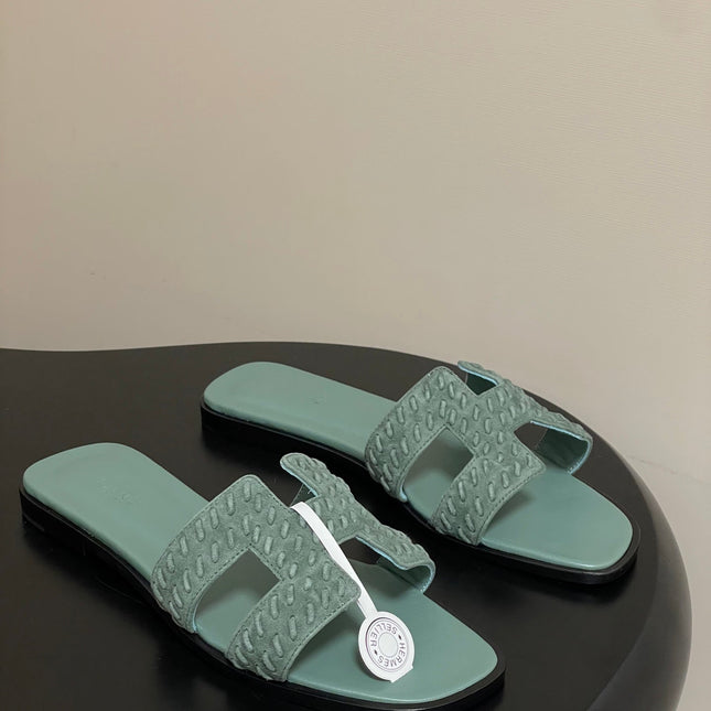HM 25S ORAN SANDAL IN DUSTY MOSS GREEN SUEDE AND LAMBSKIN