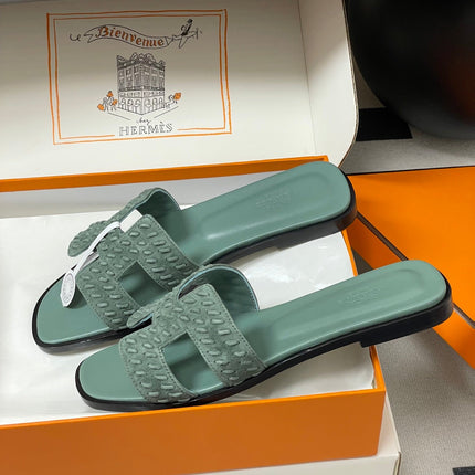 HM 25S ORAN SANDAL IN DUSTY MOSS GREEN SUEDE AND LAMBSKIN