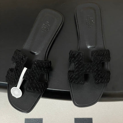 HM 25S ORAN SANDAL IN BLACK SUEDE AND LAMBSKIN