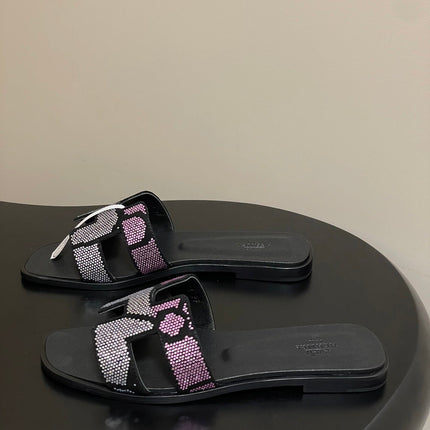 HM 25S ORAN SANDAL IN BLACK LAMBSKIN WITH WHITE MIX PINK STONE DETAILS