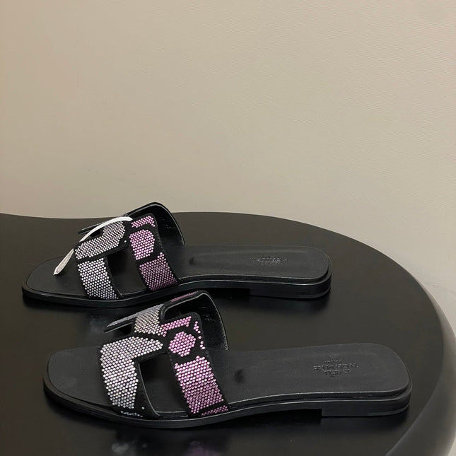 HM 25S ORAN SANDAL IN BLACK LAMBSKIN WITH WHITE MIX PINK STONE DETAILS