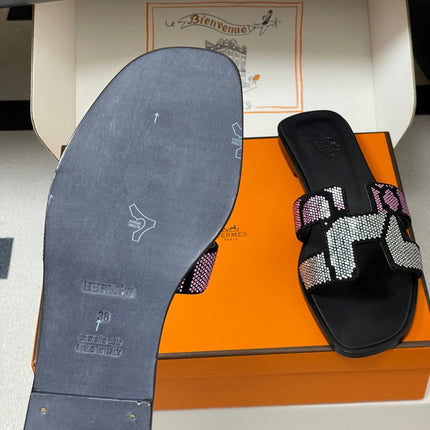 HM 25S ORAN SANDAL IN BLACK LAMBSKIN WITH WHITE MIX PINK STONE DETAILS