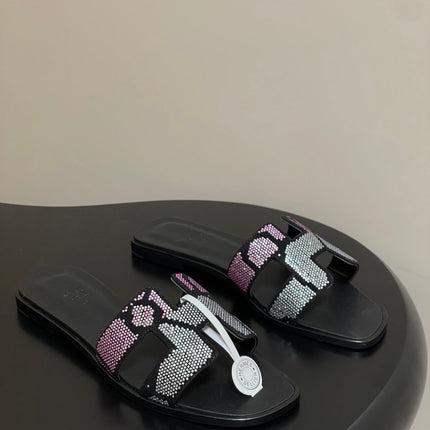HM 25S ORAN SANDAL IN BLACK LAMBSKIN WITH WHITE MIX PINK STONE DETAILS