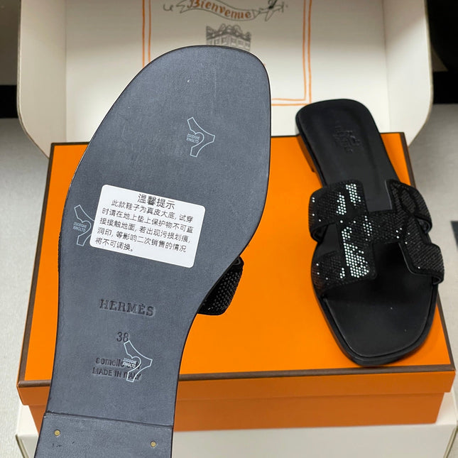 HM 25S ORAN SANDAL IN BLACK LAMBSKIN WITH STONE DETAILS