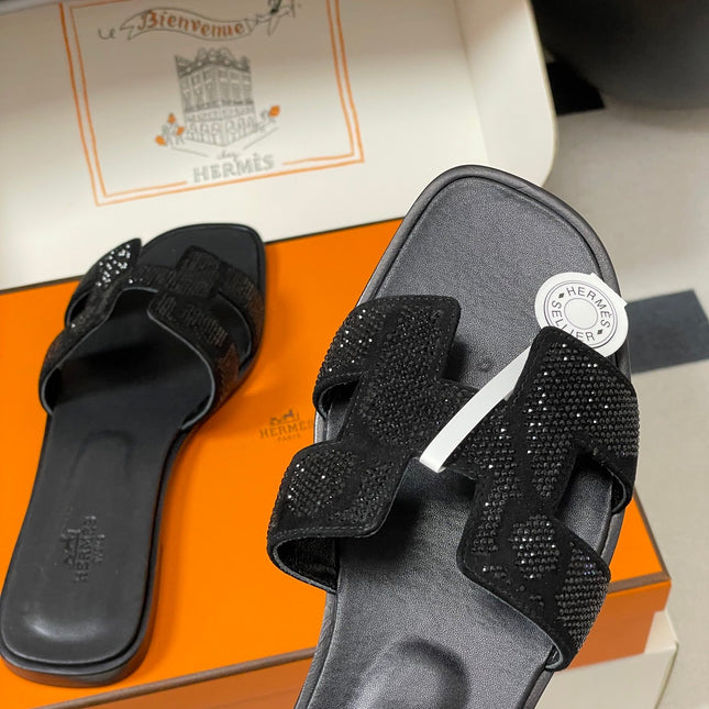 HM 25S ORAN SANDAL IN BLACK LAMBSKIN WITH STONE DETAILS