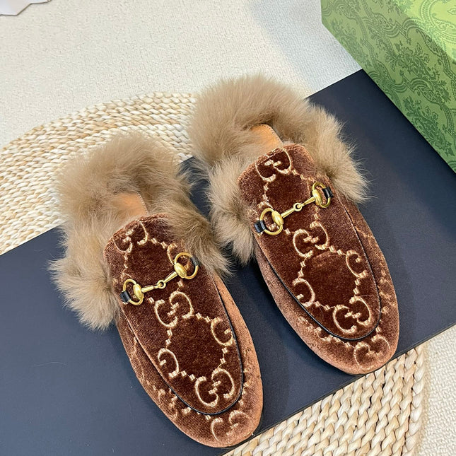 HORSEBIT MULE IN SYRUP BROWN MONOGRAM VELVET AND LAMB WOOL LINING