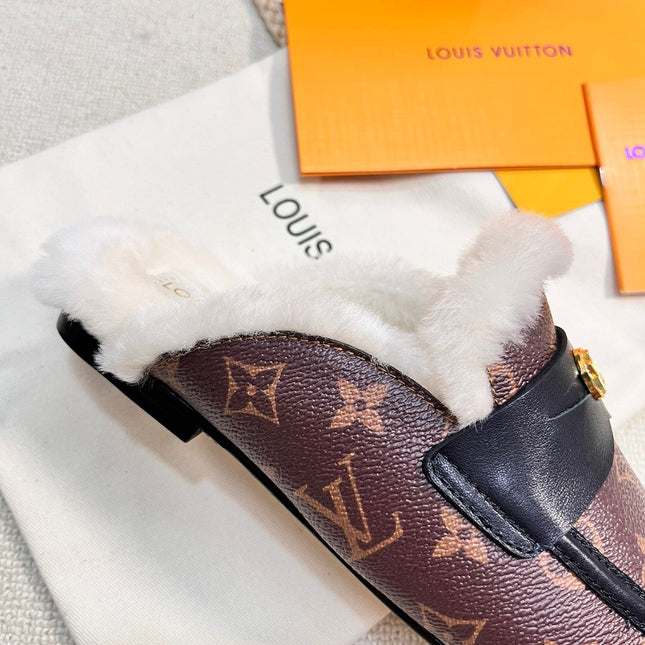 FLAT MULE IN CHESTNUT BROWN MONOGRAM CALFSKIN AND SHEARLING LINING