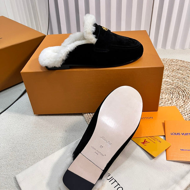 LV COSY FLAT COMFORT CLOG IN BLACK SUEDE AND SHEARLING LINING
