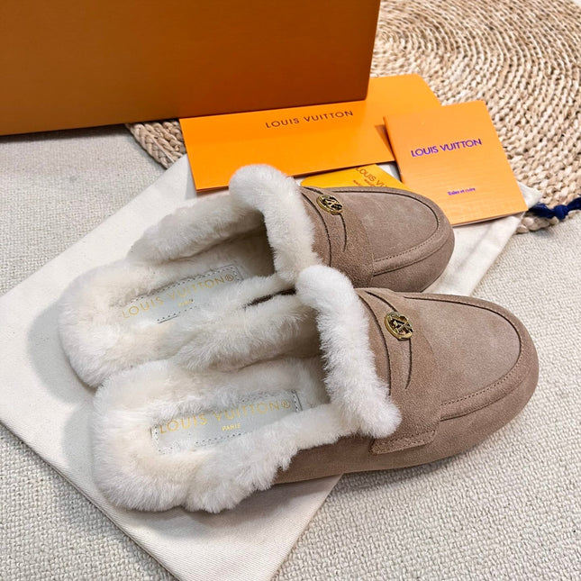 LV COSY FLAT COMFORT CLOG IN MEDIUM BROWN SUEDE AND SHEARLING LINING
