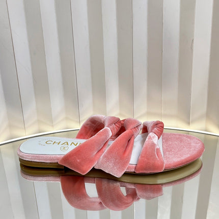 THREE STRAPS MULE IN BRIGHT PINK VELVET