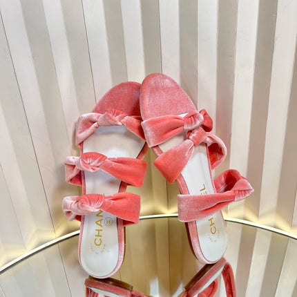 THREE STRAPS MULE IN BRIGHT PINK VELVET