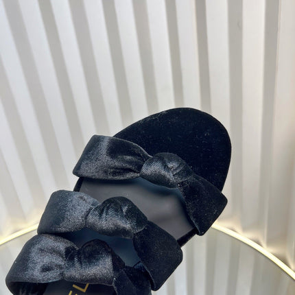 THREE STRAPS MULE IN BLACK VELVET