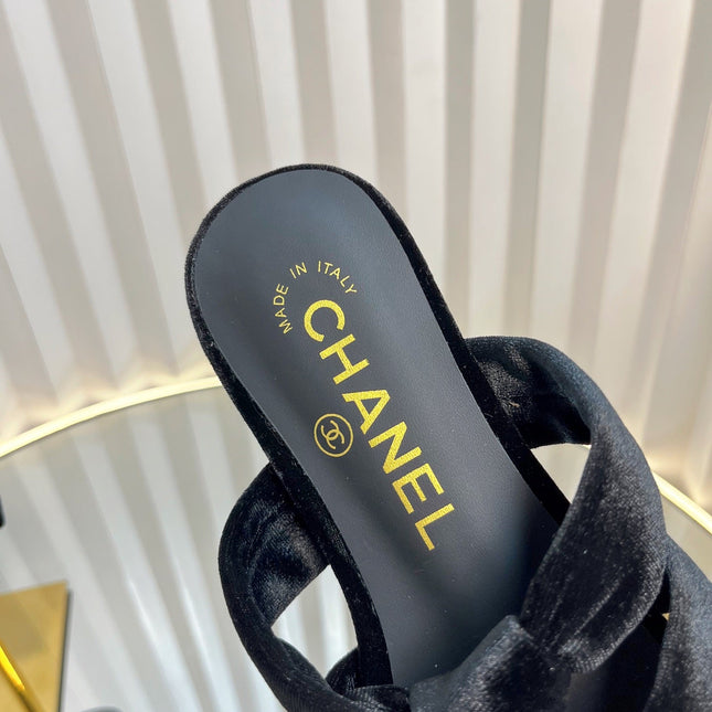 THREE STRAPS MULE IN BLACK VELVET