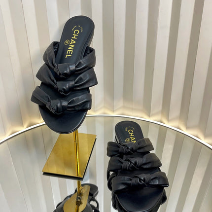 THREE STRAPS MULE IN BLACK CALFSKIN