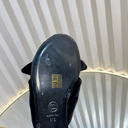 LACE SANDALS IN BLACK VELVET