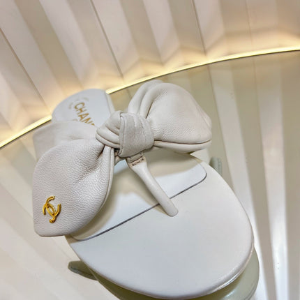 LACE SANDALS IN WHITE CALFSKIN