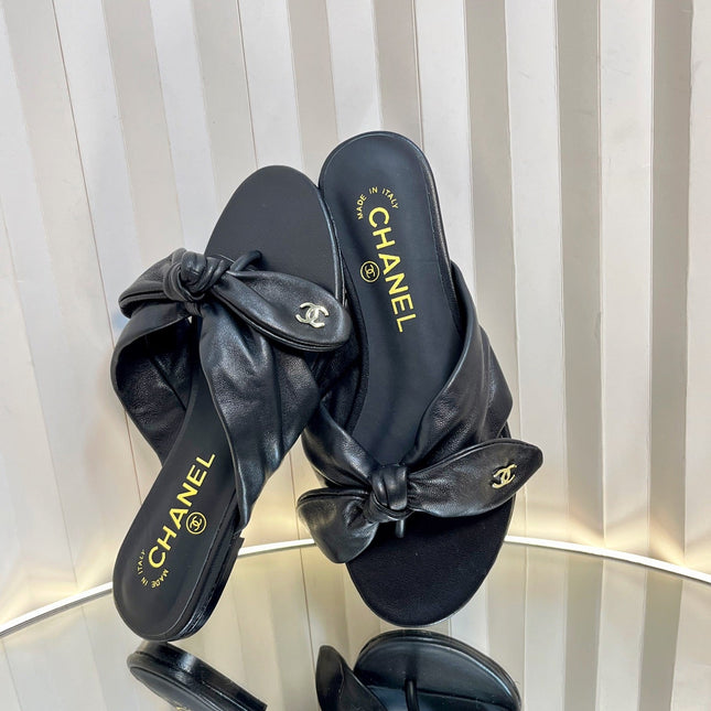 LACE SANDALS IN BLACK CALFSKIN