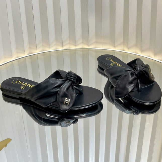 LACE SANDALS IN BLACK CALFSKIN