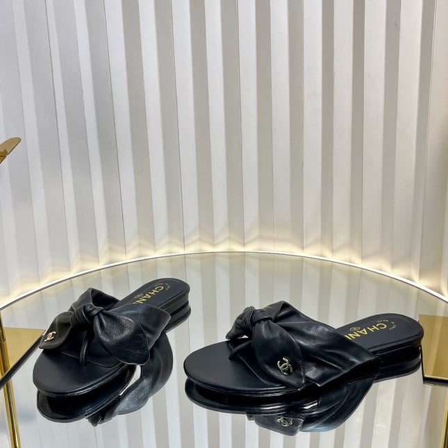 LACE SANDALS IN BLACK CALFSKIN