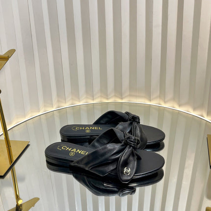 LACE SANDALS IN BLACK CALFSKIN