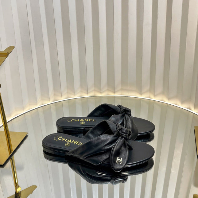 LACE SANDALS IN BLACK CALFSKIN