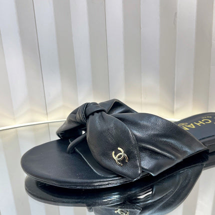 LACE SANDALS IN BLACK CALFSKIN