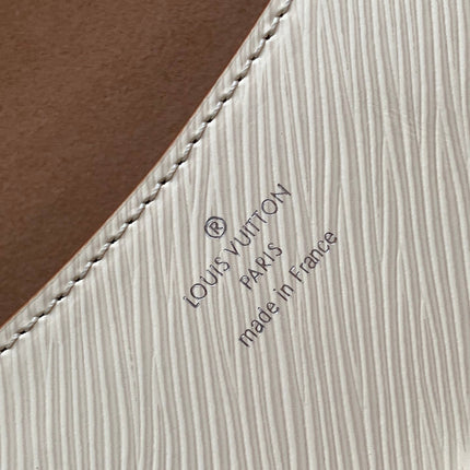 BUCI BAG 24 IN QUARTZ WHITE EPI GRAIN COWHIDE