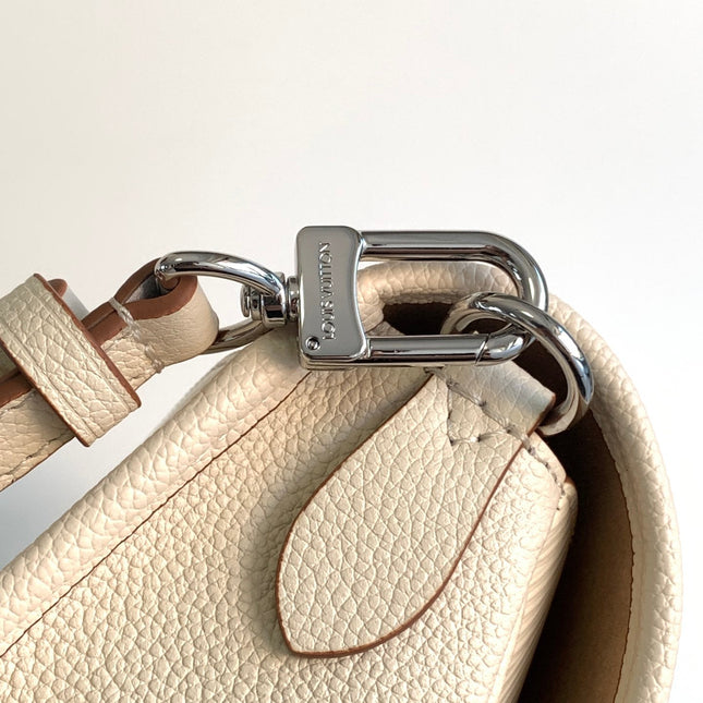 BUCI BAG 24 IN QUARTZ WHITE EPI GRAIN COWHIDE