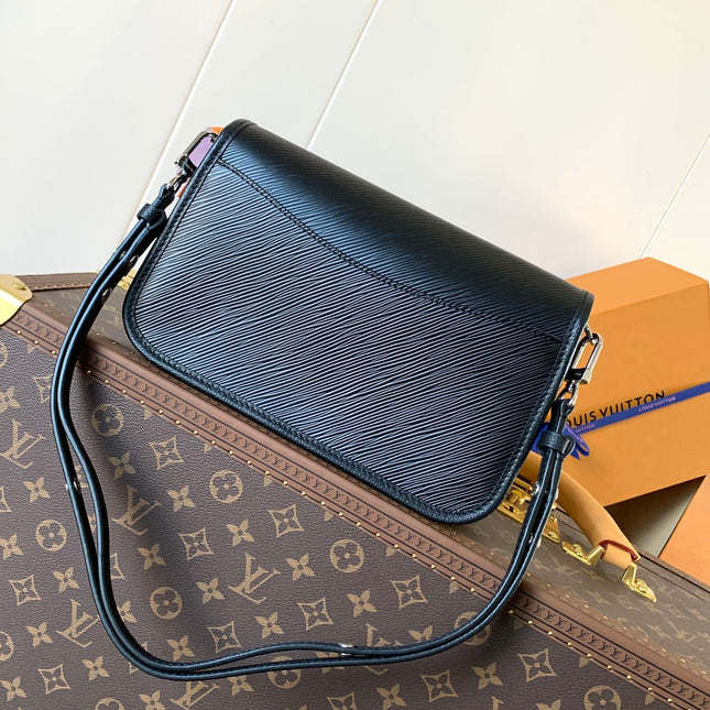 BUCI BAG 24 IN BLACK EPI GRAIN COWHIDE