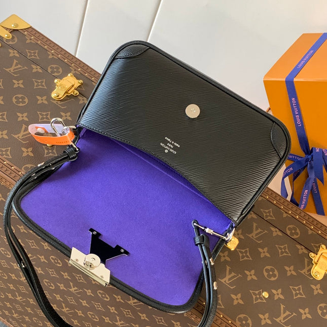 BUCI BAG 24 IN BLACK EPI GRAIN COWHIDE