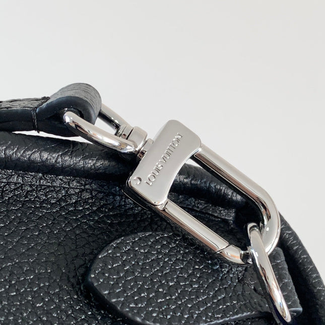 BUCI BAG 24 IN BLACK EPI GRAIN COWHIDE