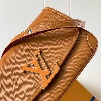 BUCI BAG 24 IN GOLD MIEL BROWN EPI GRAIN COWHIDE